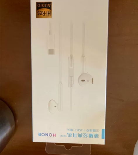 荣耀有线耳机，型号AM33。防伪保真。 感...