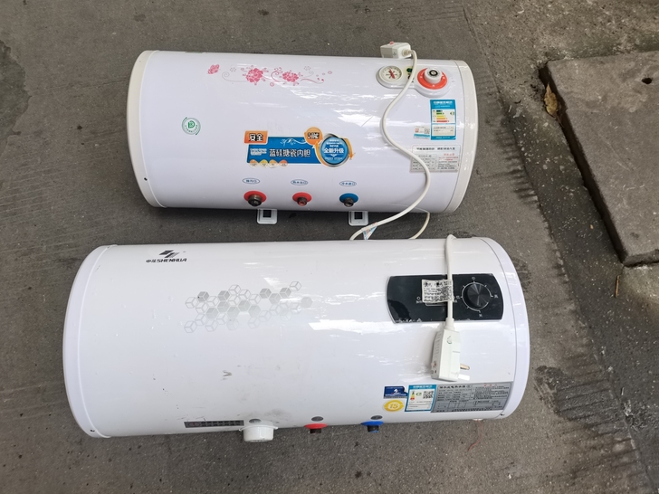 九成新40升储水式热水器，图片实拍，原装正...