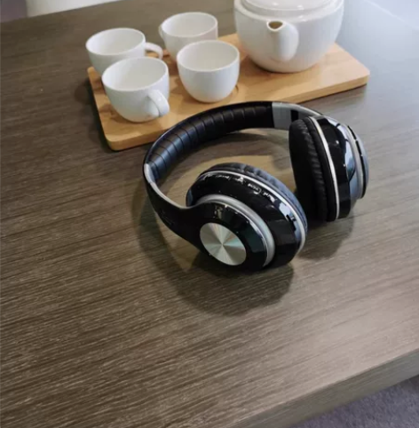 无线蓝牙耳机，头戴式，手机电脑通用几乎全新...