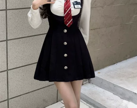 画解WAHJUIS 校园小说女主 假两件连...