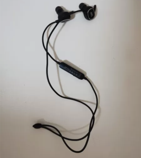 团购团的两个无线耳机，aly和remax，...