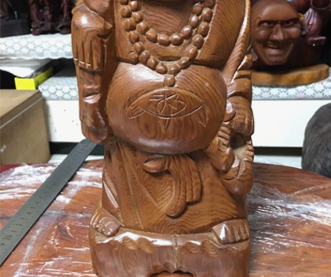 日本回流木雕摆件，一木雕布袋和尚，杉木材质...
