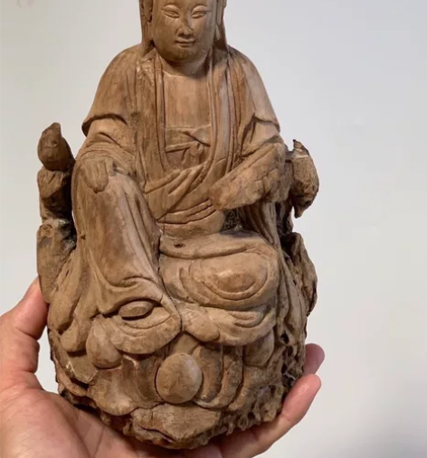 百年木雕观音，尺寸品相如图，包顺丰 感兴趣...