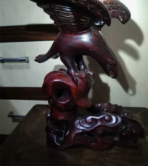 木雕雄鹰 感兴趣的话点“我想要”和我私聊吧～