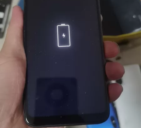 红米7手机，开机，屏划不动，可进桌面 感兴...