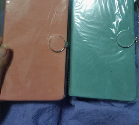 中号的记事本，还剩个绿色的 感兴趣的话点“...