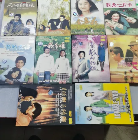 正版琼瑶dvd电影10盒，仅拆封，光盘无划...