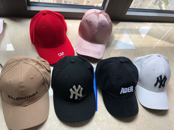 帽子合集,非MLB、阿迪三叶草、耐克。三件...