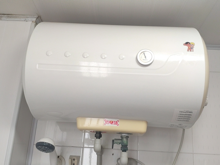 海尔热水器，带防电墙 50L， 没用过几次...