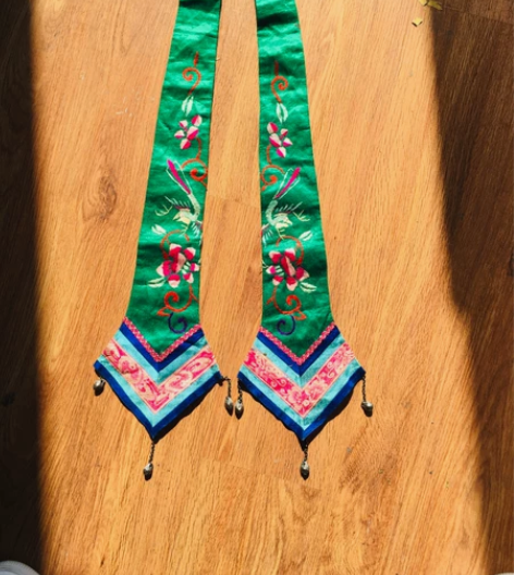 一对帐飘，下面6个银铃铛很响 感兴趣的话点...