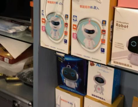 智能早教机器人，可Wi-Fi连接无线网络。...