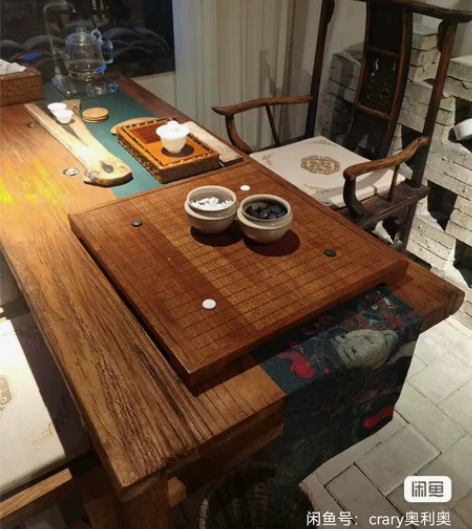 茶馆关门,最后一张老门板桌处理,有需要近两...