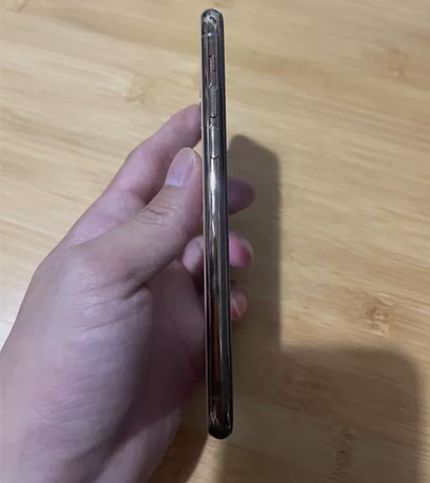 iphone 11pro 颜色：金色  内...