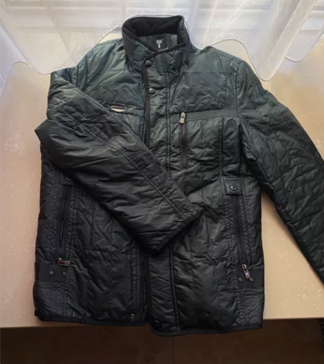 男冬墨绿渐变羽绒服XL码 衣长70左右 胸...