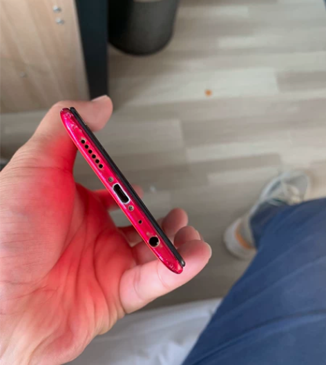 OPPO r11s 狗年纪念版  据说后面...