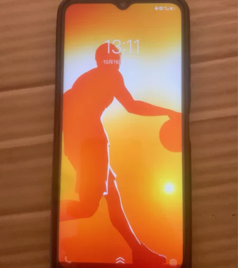 出售一台vivoY33e，全新 感兴趣的话...