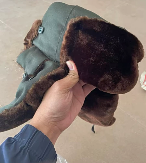 【全新志愿者服务站发的加厚雷锋帽】 重20...