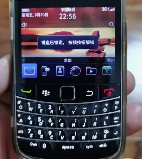 黑莓手机9930，无任何毛病，九成新，原机...