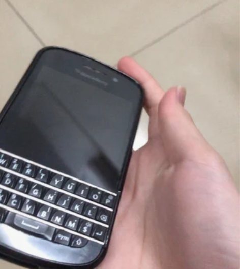 黑莓q10 拍照不错音质很好，正常使用痕迹...