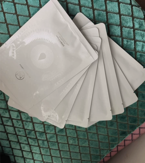 肌先知玻尿酸补水面膜8片 感兴趣的话点“我...