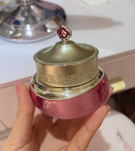 后，面霜，用过一次不适合我，套盒里面的，假...