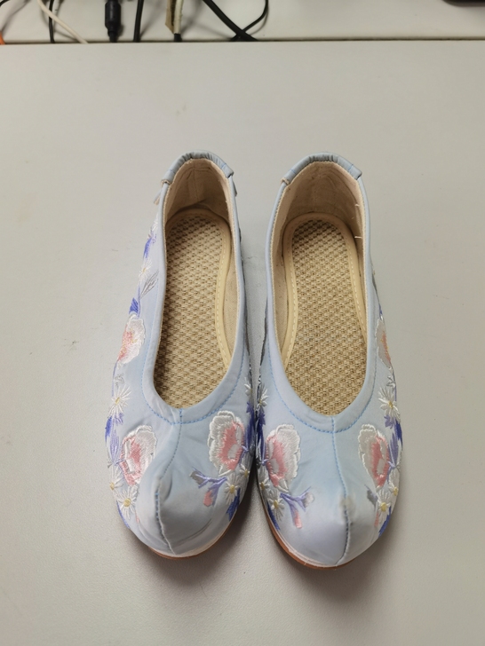 重回汉唐汉服女鞋,淘宝正品,36码,不退换。