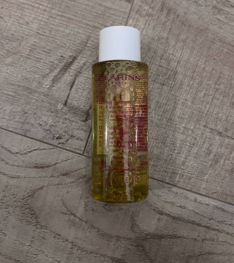 娇韵诗黄水温和保湿化妆水 旗舰店买东西送的...
