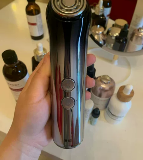 雅萌美容仪 99新 跟风买的 用起来不太习...