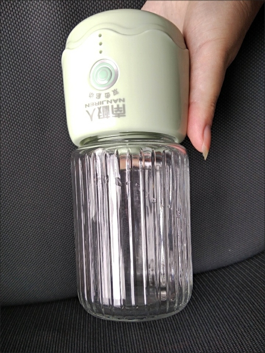闲置果蔬榨汁机电动便携小型家用炸果汁机迷你...