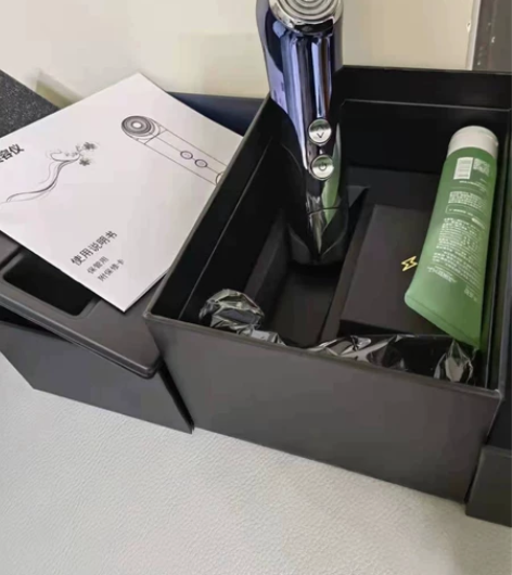 婆婆送的高端美容仪全新未拆封，原本老公已经...