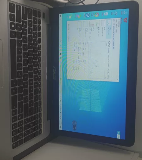 华硕a556u  15.6寸 19年的 1...