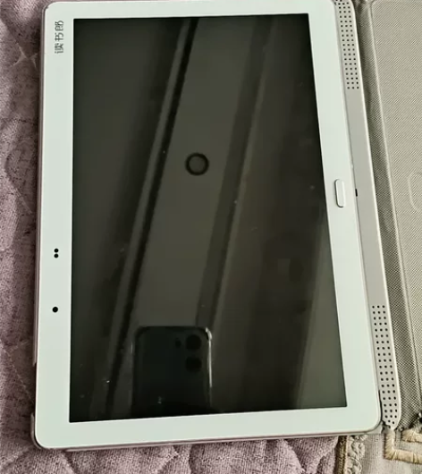 步步高学习机，实体店3500多买的，有小学...