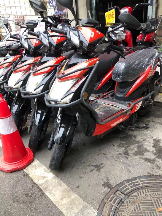 租车，电动车出租，送头盔，手机支架，外卖箱...