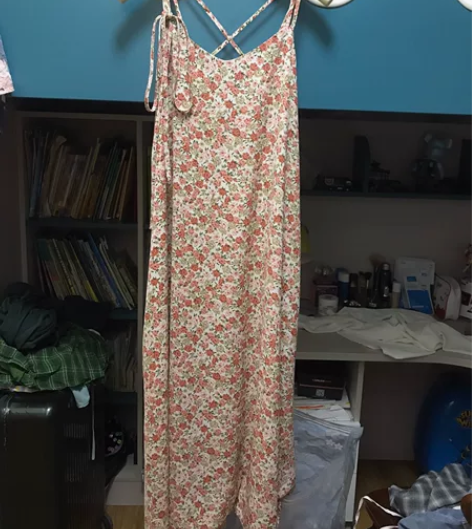 玫瑰碎花吊带连衣裙 均码,9新,专柜入,那...