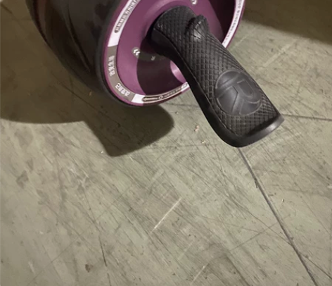 健身装备闲置转让，健腹轮加仰卧板上海自提。...