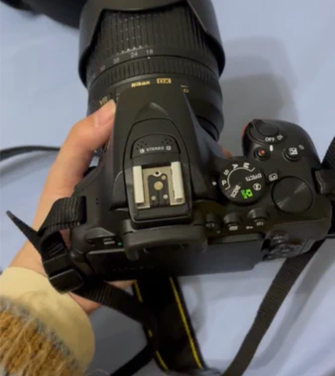 尼康D5500 带配套18-105镜头 9...