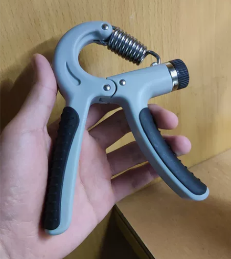 握力器贱卖 感兴趣的话点“我想要”和我私聊...