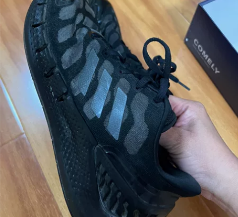 二手，阿迪男大童夏款运动鞋。40码。 感兴...