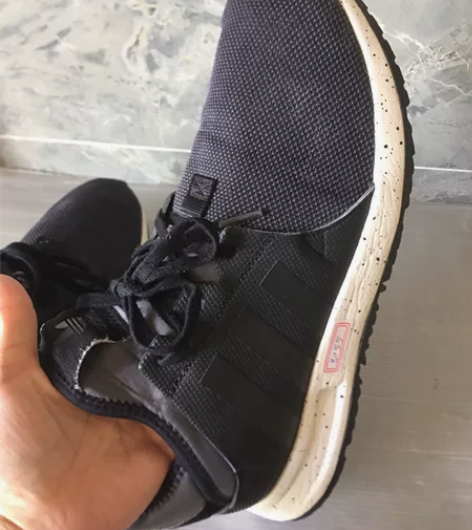 二手正品阿迪轻便透气休闲运动鞋43码  保...