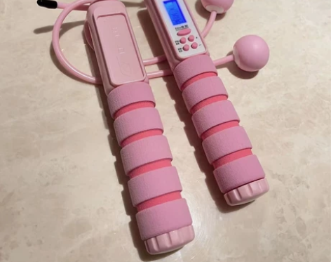 欧梵达（运动户外） 跳绳 买的是粉色的，小...