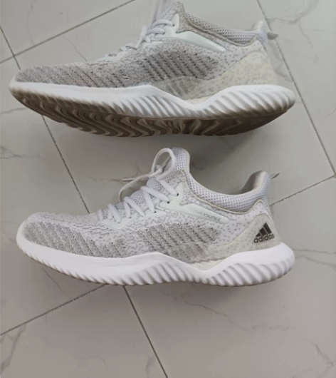 1.阿迪阿尔法运动鞋 白色43 偏小半码 ...