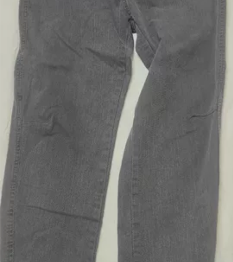 男士深灰色秋冬休闲牛仔裤32码 八成新，购...