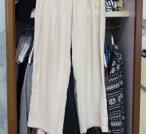 西装阔腿裤杏色S 一次没穿过裤长100左右...