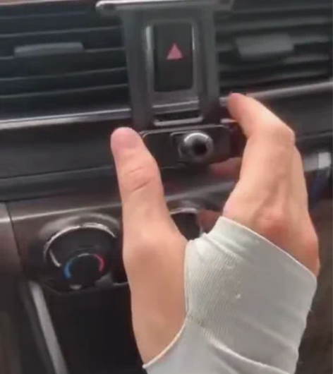 适用13-15款丰田致炫手机车载支架专用导...