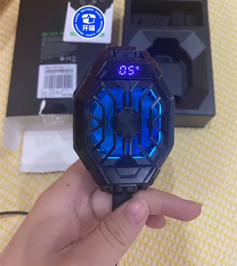 7月份买的  上个月在平板玩游戏了  背夹...