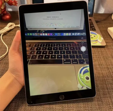 iPad 2019 WiFi的 带笔出 深...