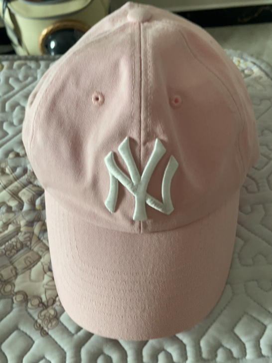 mlb后系带粉帽帽 一次都没带出去过 闲置