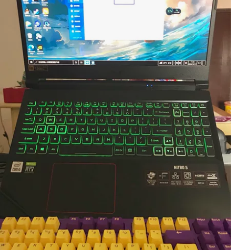 宏碁暗影骑士擎，自己用了五个月左右，还在保...