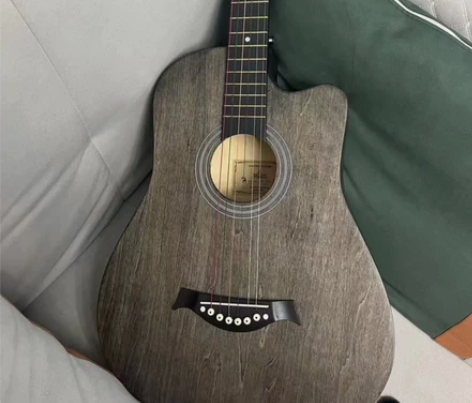 捡漏【原价一千多吉他，亏本处理】原价一千多...