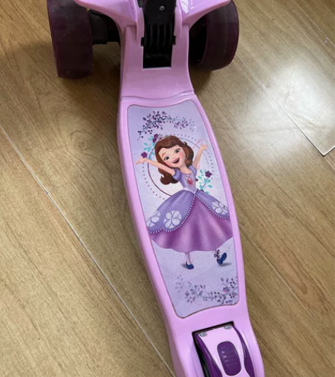 儿童滑板车,三个档位可调,在母婴店购买,质...